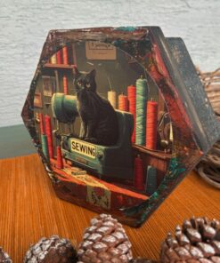 🐾 Caja “Gato Guardián” – Misterio, ternura y estilo en una sola pieza